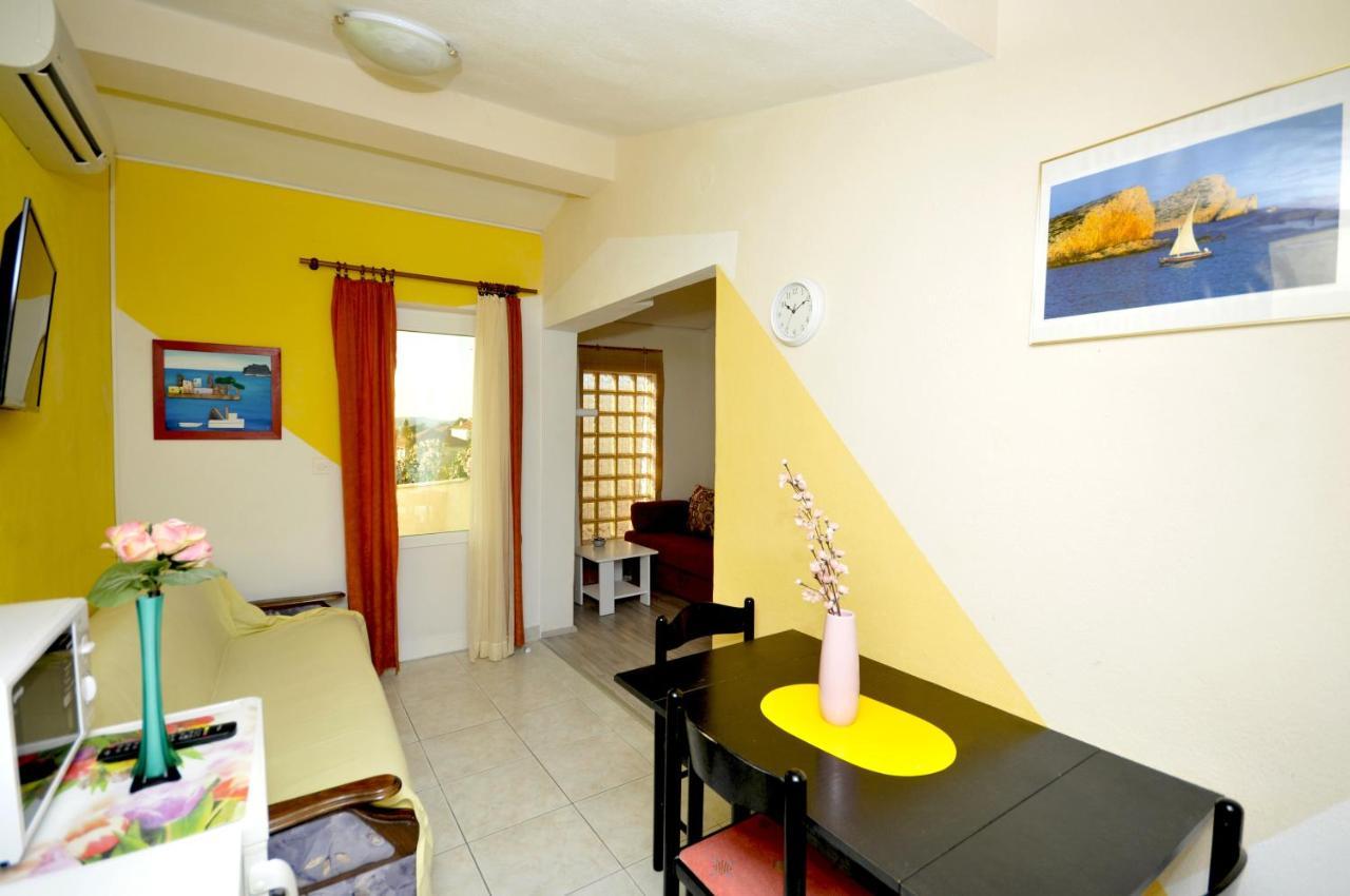 Apartments With A Parking Space Okrug Donji, Ciovo - 13732 Donji Okrug  Exterior photo