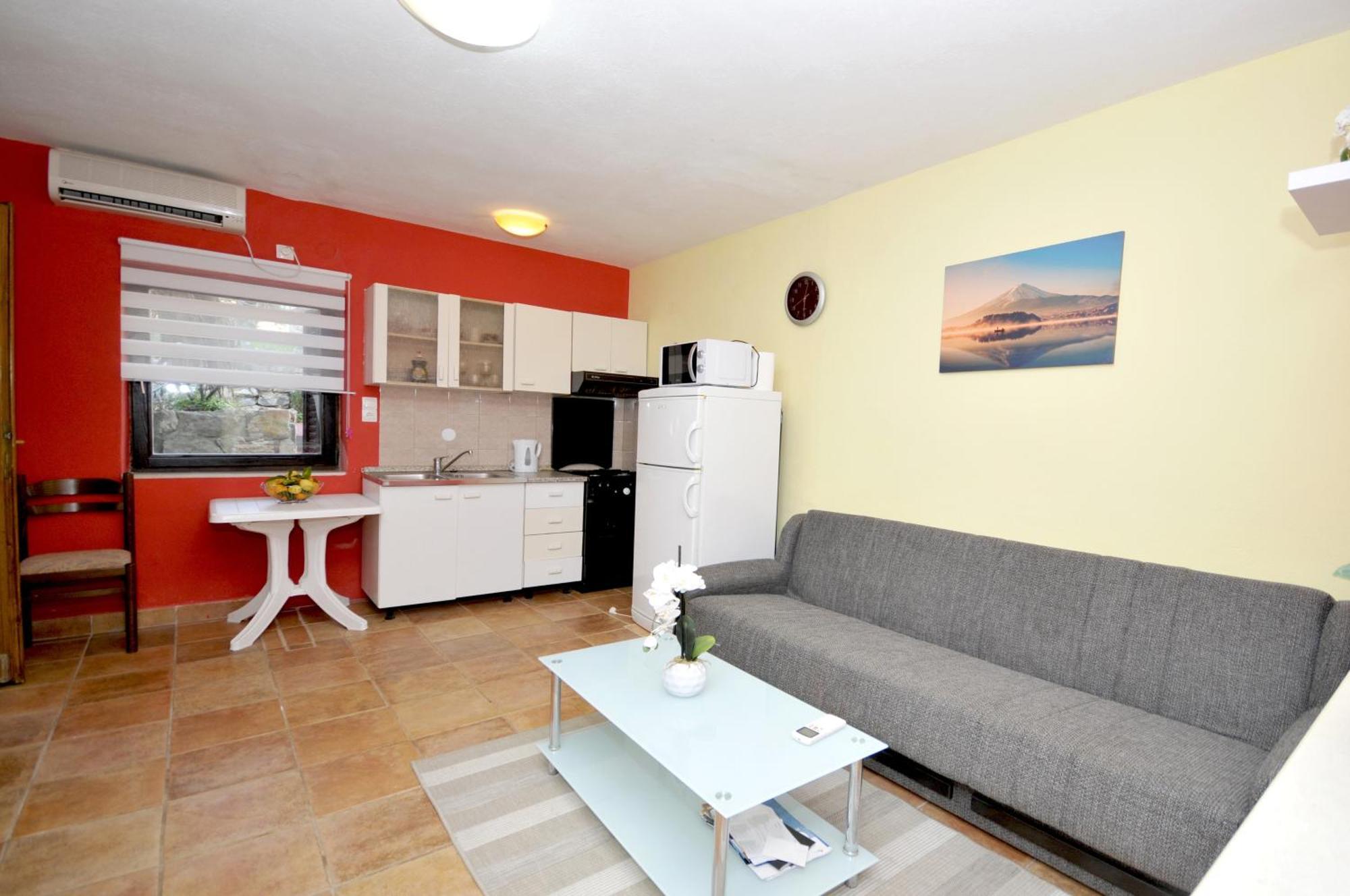 Apartments With A Parking Space Okrug Donji, Ciovo - 13732 Donji Okrug  Room photo